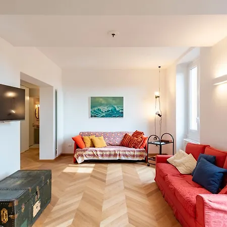 Castelletto House Center - Happy