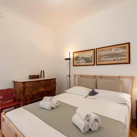 Castelletto House Center - Happy *
